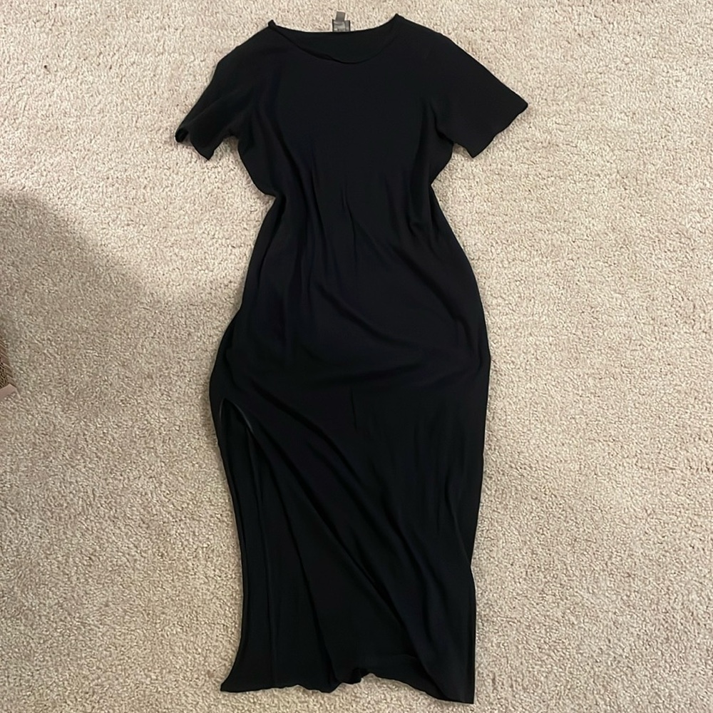Black midi t-shirt dress